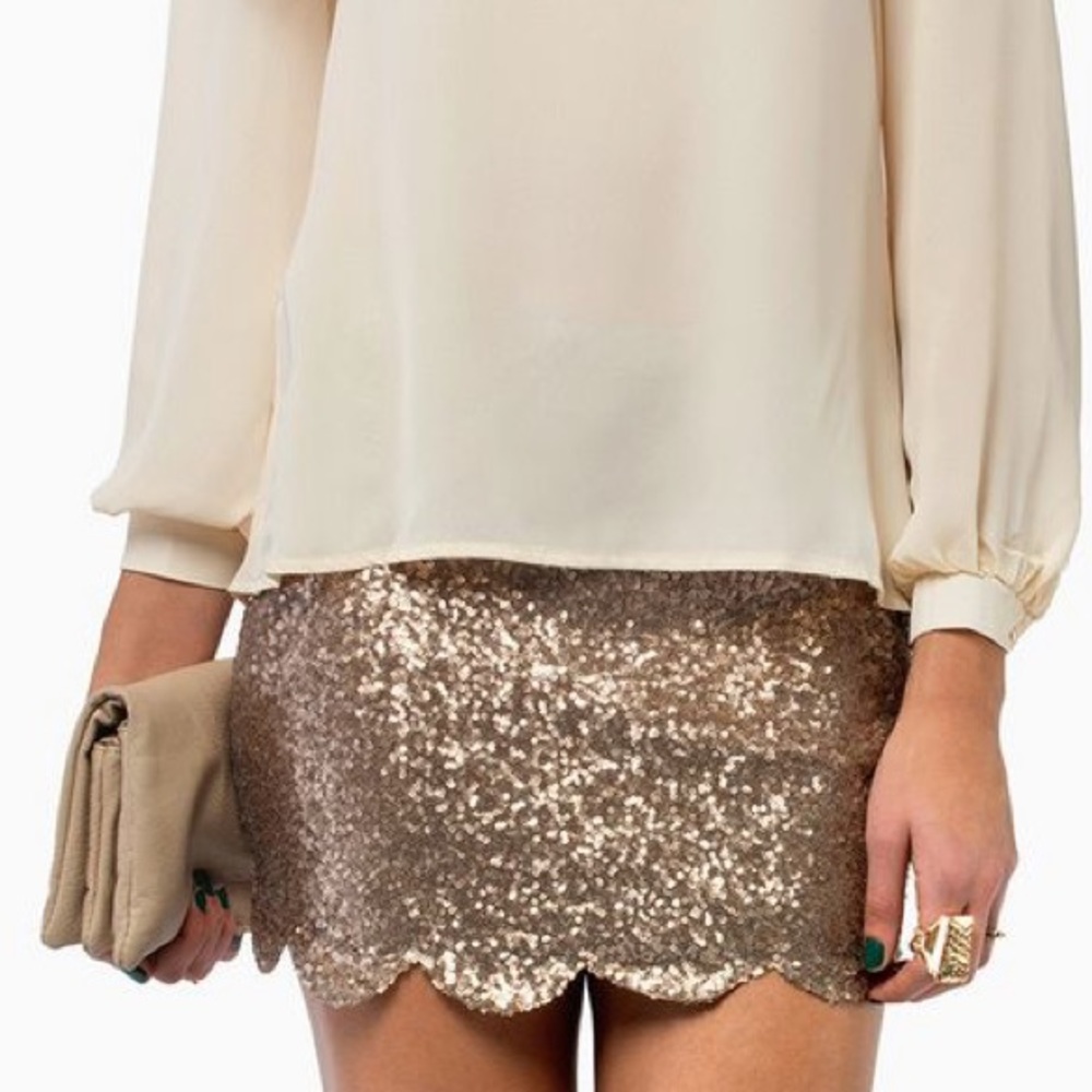 NEVER WORN-Scalloped Champaign mini skirt